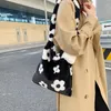 Sacs de soirée fleur pour femmes sac à bandoulière en peluche sac à main corée belle doux chaud étudiant Y2k japonais filles mode mignon Shopping