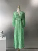 Freizeitkleider Damen Seide schwere Stickerei Kleid grün kariert Druck Dame V-Ausschnitt Taille Midi