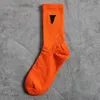 Men Women Stockings Wholesale Cotton Socks Friends Black White Orange Sport Sockings Letter V Print