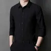 Camisas casuais masculinas Spring New Men's Shirt Business Casual Slim Fit Non Iron Top Premium Men's Stripe Manga Longa Pai do pai