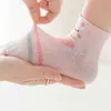 3 pièces paires/lot enfants coton fille garçon bébé adolescent étudiant mignon dessin animé mode maille douce pour l'été 1-12 ans nouveaux enfants chaussettes