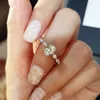 Bröllopsringar Huitan Dainty Women Engagement AAA Cubic Zircon Silver Color Delicate Proposal Ring for Lover High Quality Wedding Jewelry 230505