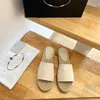 Vävt tyg espadrilles tofflor Straw Scuffs Mule Slides Sandaler Heeled Flat Heels Women's Luxury Designers Casual Fashion Beach Pretty Hoes