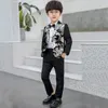 Tute Bambini Abito formale Bambini Giacca a fiori Pantaloni Papillon 3PCS Costume da pianoforte Ragazzi Bronzing Show Host Handsome P ography Suit 230506