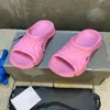 2023 SS Designer Paris Triple S Slipper Mold Резиновые сандалии для мужчин Женские толстые подошвы с протектором Летние пляжные шлепанцы Сандалии из пеноматериала Classic Pool Slide