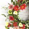 Couronne de marguerite artisanale de fleurs décoratives - Une charmante décoration de porte de printemps américaine faite avec un faux réaliste