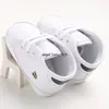 Klassische Mode Babyschuhe Freizeitschuhe Jungen und Mädchen Weicher Boden Taufe Schuhe Turnschuhe Freshman Comfort First Walking Schuhe