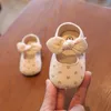 First Walkers Babyschoenen zachte stoffen doek peuters 3-6-9 maanden oude vrouwelijke prinses niet 0-1 jaar in het voorjaar van herfst