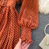 الفساتين غير الرسمية فستان عتيق الفرنسية طويلة الأكمام شيفون تنورة مطوية رداء النساء الأنيقة النقطة البرتقالية
