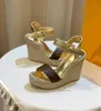 Designer lyxiga sandaler pumpar kvinnor hög häl sandal blommor bokstäver blommor blommig plattform pumpar äkta läder klackade stilettskor rep kilsandal storlek 35-42