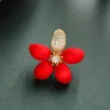 Broches broches mode petite fleur rouge Zircon épinglette collier élégant tempérament femmes chapeau pour sacs à dos boucle accessoires bijoux broches