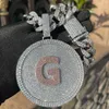 Collane con ciondolo Lettera a bolle Disco ghiacciato Targhette personalizzate Gioielli personalizzati per uomo Micro Pave Prong Impostazione Charms 230506