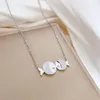 Pendanthalsband Fashionabla rostfria Sweet Sweet Loving Fish Necklace Wild Simple ClaVicle Chain Scrub Surface Fishes Collars Femme