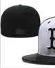 Pronto Stock Wholesale de alta qualidade Boston Sport Team B Caps Caps Brim plana em chapéus de campo Tamanho completo do design fechado 7- Tamanho 8 Gorra Casquette A3