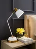 Настольные лампы Современная светодиодная лампа Вертикальное золото/черное со стабильным светом для чтения для офисного кровати