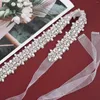 Bröllopssashes Nzuk Silver Crystal Pearls Bridal Belt Dress Handgjorda Rhinestones Brudtärna Sash för fest