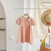 Flickaklänningar 2023 Summer Korean Children's Dress French Jacquard Sweet Beauty Doll Neck Kort ärm
