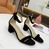 Sandali Scarpe da donna Estate Fibbia femminile Carriera Chaussure Ete Femme Ladies Peep Toe Sandali Tacchi alti Moda Sandali