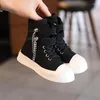 Buty sportowe Dzieci Sneakery Sneakers High Top Płótno dzieci swobodne mieszkania z metalowym łańcuchem moda brytyjski styl wygodny przypływ