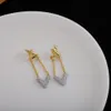 Neue 18 Karat vergoldete Designer-Anhänger-Ohrringe Designer-Frauenbrief eingelegte Kristallgeometrie-Ohrringe Hochzeitsfest-Premium-Schmuck-Geschenk-Accessoires