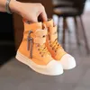 Buty sportowe Dzieci Sneakery Sneakers High Top Płótno dzieci swobodne mieszkania z metalowym łańcuchem moda brytyjski styl wygodny przypływ