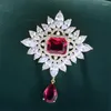 Brosches Okily Vintage Barock Court Badge Zircon For Women Red Rhinestone Brosch Pin Coat Tröja Tillbehör smycken