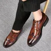 Scarpe eleganti nere eleganti da uomo casual business brogue in pelle firmate formali italiane di lusso da uomo Oxford