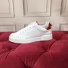 Screener-Sneaker beige Lederschuhe Italien Vintage Herren Damen Red Web Stripe Luxurys Designer Sneakers Zweifarbige Gummisohle Klassischer Freizeitschuh 35-45 kmjkk00002