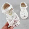 Sandalen sandalen nieuwe kinderschoenen zomer mode leer zoete kinderen meisjes peuters baby's ademende holle bogen sandalen