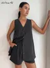 Kvinnors träningsdräkter Mnealways18 Street Style Dark Grey Shorts Suits Two Pieces Vest Tops Casual Set Summer 2023 Office Ladies Outfit 230506