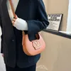 80% de descuento en liquidación de bolsos de mano Estilo de fragancia pequeña Bolso de calidad Moda INS Crossbody Casual Axilas Coreano Versátil Nueva tendencia Hombro