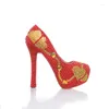 Отсуть обувь Spring Red Color Studive High Heel свадебной свадебной платформы формальная золотая вечеринка насос для вечеринок