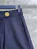Женские шорты весенние и летние коллекции - это простые, но отличительные ткани четкие формы