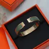 Designer -Armband Metall Manschette Luxus -Charm Armreifen für Frauen Valentinstag kreative rosa Orange Ins Street Shopping Bracelets Mode Schöne Emailc23