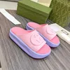 designer Tofflor Sandal Sliders Macaron tjock botten halkfri INS mjuk botten Broderat mode G house Lyxtofflor kvinnor bär strandflipflops med box