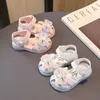 Sandalias para niños, zapatos de princesa, zapatos de verano para niñas, sandalias planas para niños pequeños, suela de goma suave, zapatos antideslizantes para primeros pasos al aire libre