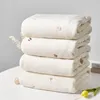 Dekens Swaddling Baby Winterdeken voor geboren geboren Swaddle Stroller Infant Diaper Throw Deken Fleece Bedding Baby Accessoires BT -STREAD 230508