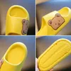 Pantoufle Nuage pour enfants Toboggan Chaussures d'eau d'été Sandales pour enfants Semelle épaisse Intérieur Salle de bain Ménage Toboggan Bébé Dessin animé Ours Flip Cover 230506