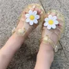 샌들 새로운 여름 어린이 젤리 공주 샌들 달콤한 꽃 여자 유아 아기 아기 통기성 중공 신발