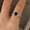 Solitaire Ring WPB% 100 S925 STERLING Gümüş Güneş Siyah Elmas Yüzük Yüksek Karbon Elmas Yüzükler Kadın Lüks Takı Hediyeleri Parti Yıldönümü 230508