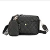 Klassiska designer kvinnor väskor läder mini storlek mode fritid säck casual handväska favorit crossbody väskor a234
