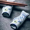 Palillos japoneses con forma de serpentina de carpa, soporte bonito de cerámica, soporte de descanso, almohada, tenedor, cuchara, estante, mesa de cena, utensilio de cocina