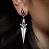 Bengelen oorbellen vintage gotische persoonlijkheid dolk voor vrouwen inlay rode steen mode simulatie mes kwast drop piercing jood
