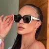 2022 Summer Fashion Unikalne okulary przeciwsłoneczne Kobiety marka vintage kwadratowe okulary słoneczne żeńskie odcienie plażowe de sol 0508