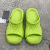 sandales de marque pour femmes pantoufles de designer tongs plates pantoufles en cuir eva sandales de plage pour femmes sandales en caoutchouc d'été