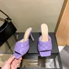 Sandálias de grife de luxo lesão de bowknot de verão slides acolchoados tênis muller quadrado salto alto mulas femininas ovelha de couro de couro 7 cm sapatos