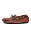 حذاء متسكعون الرجال الربيع Clasicc Vintage Comfy Flat Moccasin Fashion Men Men Slip-On Boat Shoes for Men Nasual Shoes