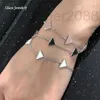 Bedelarmbanden ontwerper ins -stijl minimalistische armband met veelzijdig temperament, geometrische omgekeerde driehoeksketen, modieus email voor vrouwen 4E62