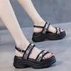 Sandálias de sandálias altas sandálias femininas mulheres de verão grossa sapatos de fundo com plataforma de dedo do pé aberto sandálias femininas de verão 230508