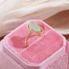 Изумрудные кольца с натуральным цирконом для женщин, розовое золото 585 пробы, цвет невесты, свадебные изысканные ювелирные изделия, роскошные повседневные кольца с большим зеленым камнем, модные ювелирные изделия, кольца с зеленым изумрудом, большие